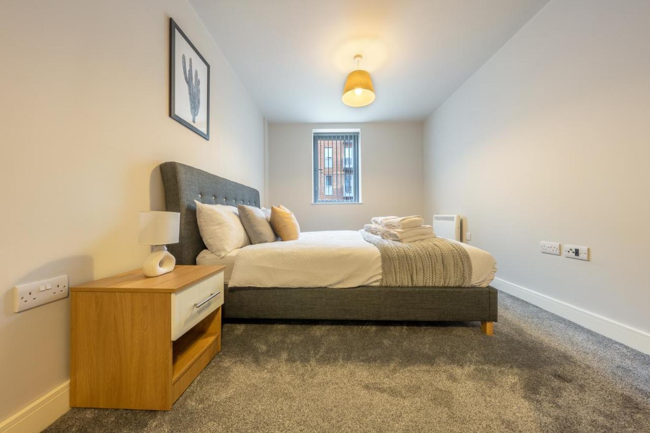 Lovely 4-Sleeper Apartment In Central Slough With Free Parking Eksteriør bilde
