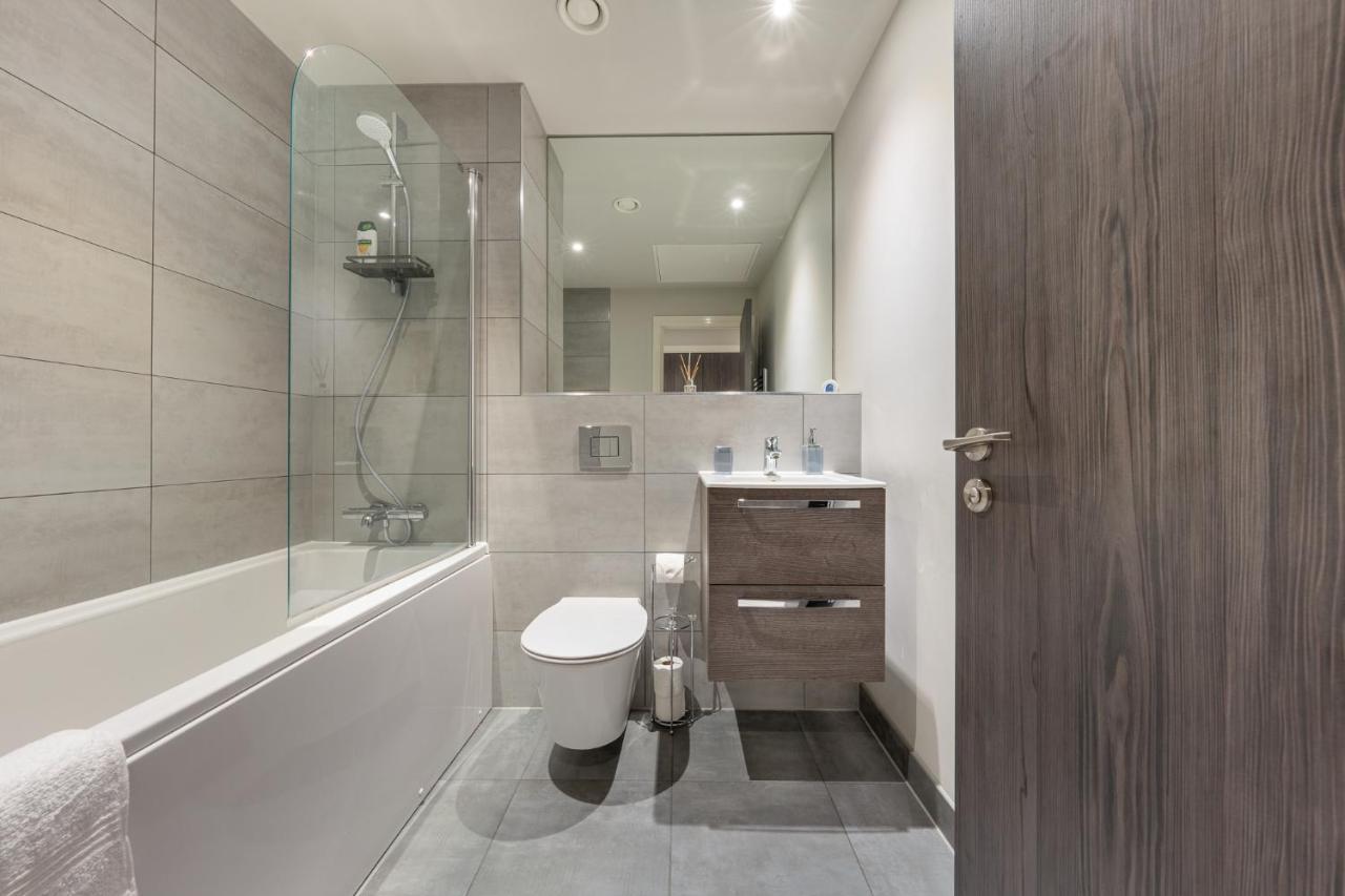 Lovely 4-Sleeper Apartment In Central Slough With Free Parking Eksteriør bilde