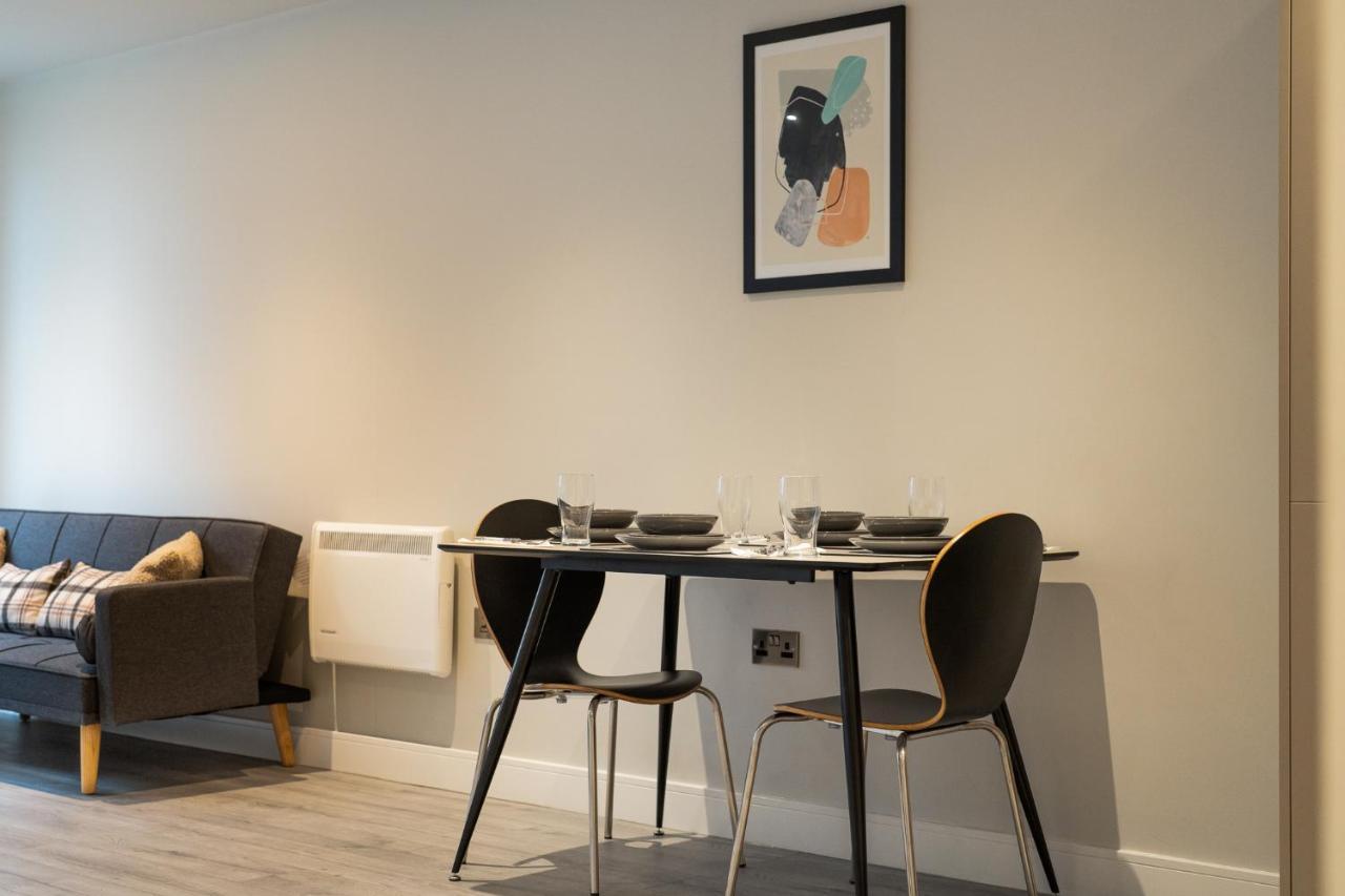 Lovely 4-Sleeper Apartment In Central Slough With Free Parking Eksteriør bilde