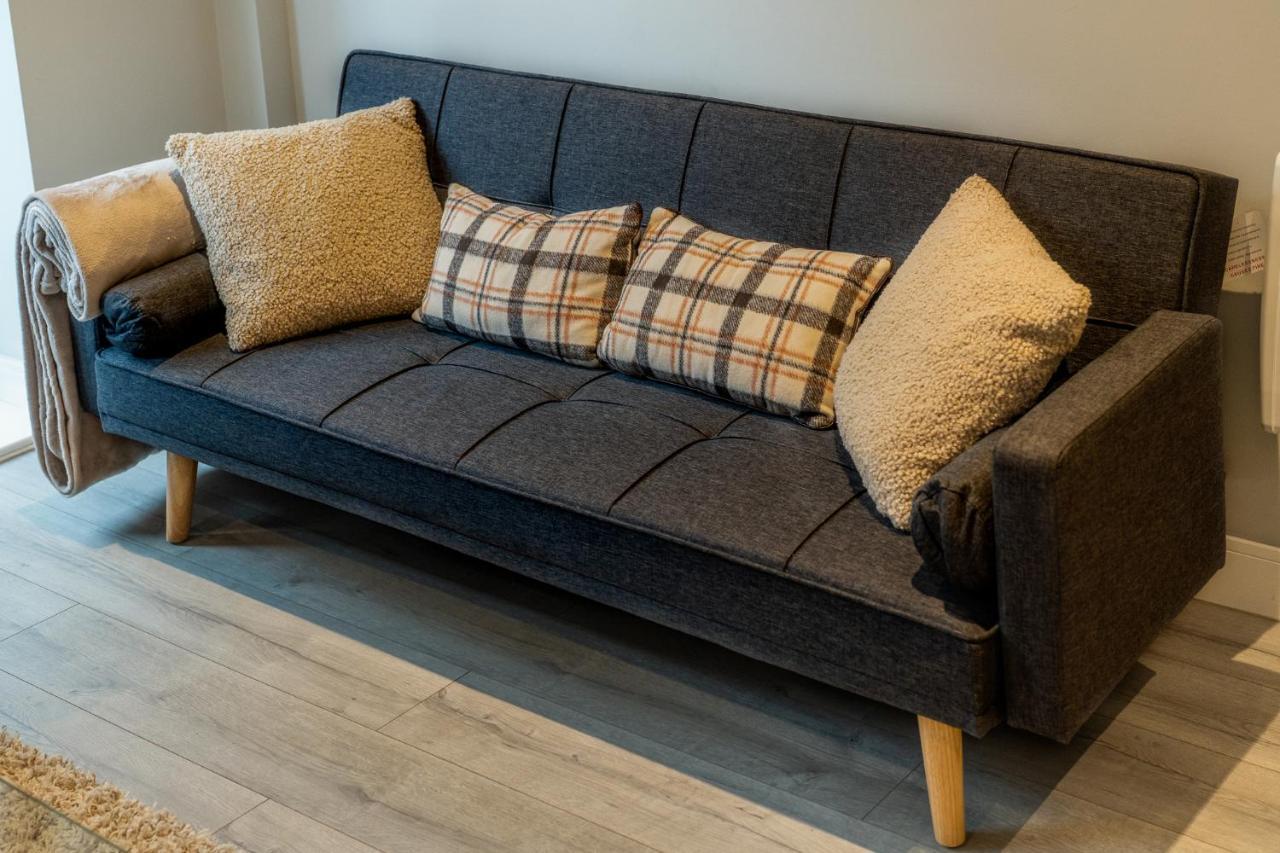 Lovely 4-Sleeper Apartment In Central Slough With Free Parking Eksteriør bilde