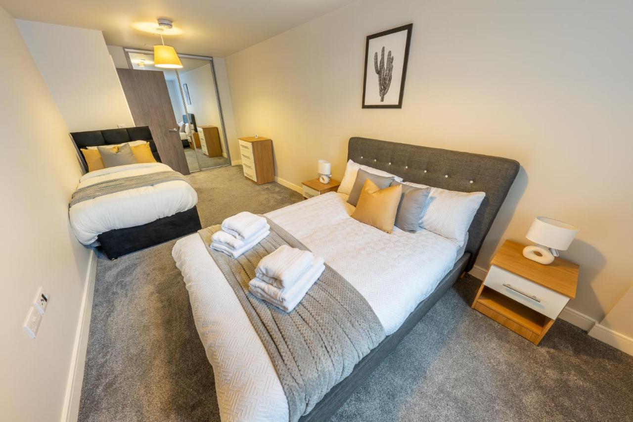 Lovely 4-Sleeper Apartment In Central Slough With Free Parking Eksteriør bilde